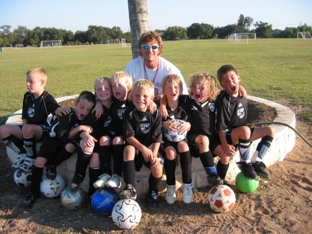 2005/10 October/Soccer Pics/640x480_IMG_2403.JPG